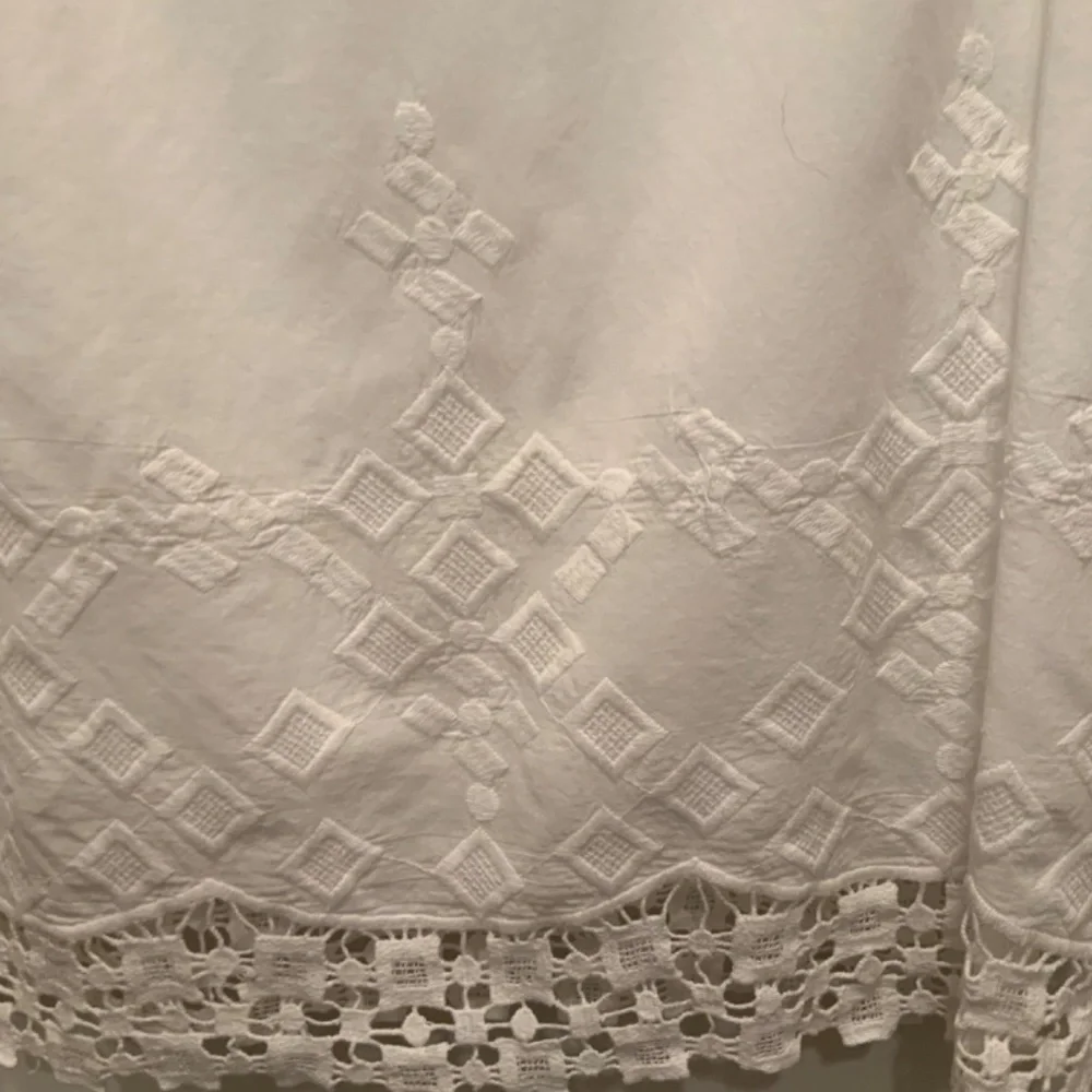 Banana Republic Sleeveless White Blouse - Picture 3 of 5